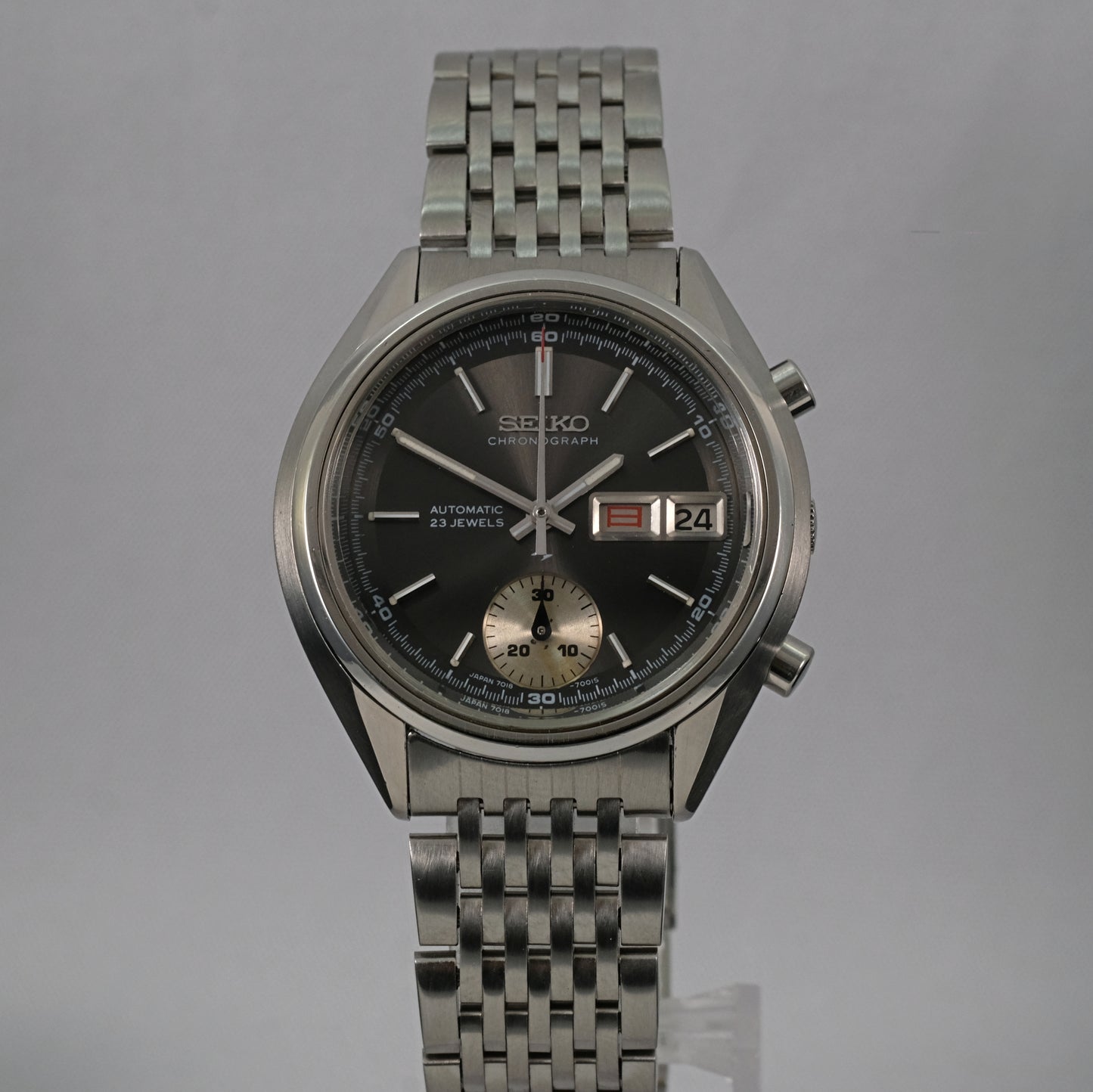 1972 Seiko Flyback Chronograph "Reverse Baby Panda" 7018-7000