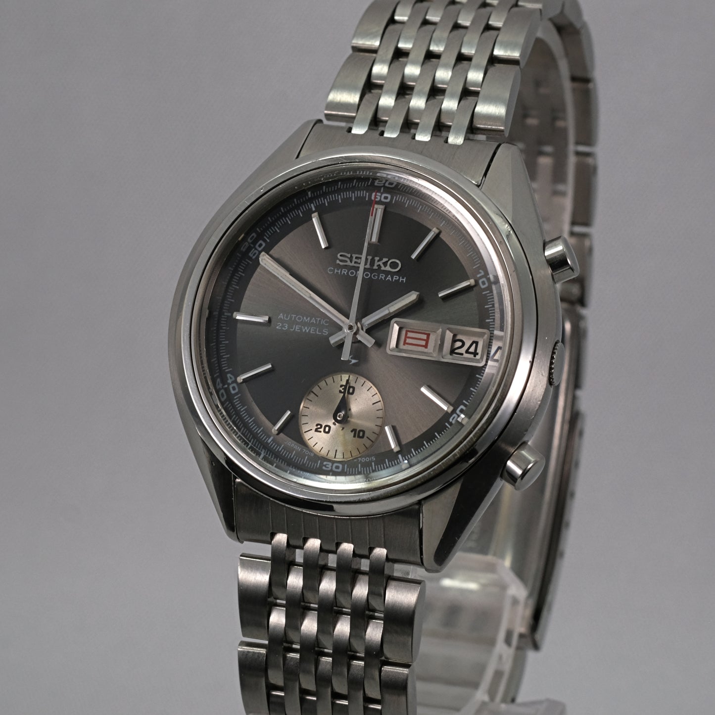 1972 Seiko Flyback Chronograph "Reverse Baby Panda" 7018-7000