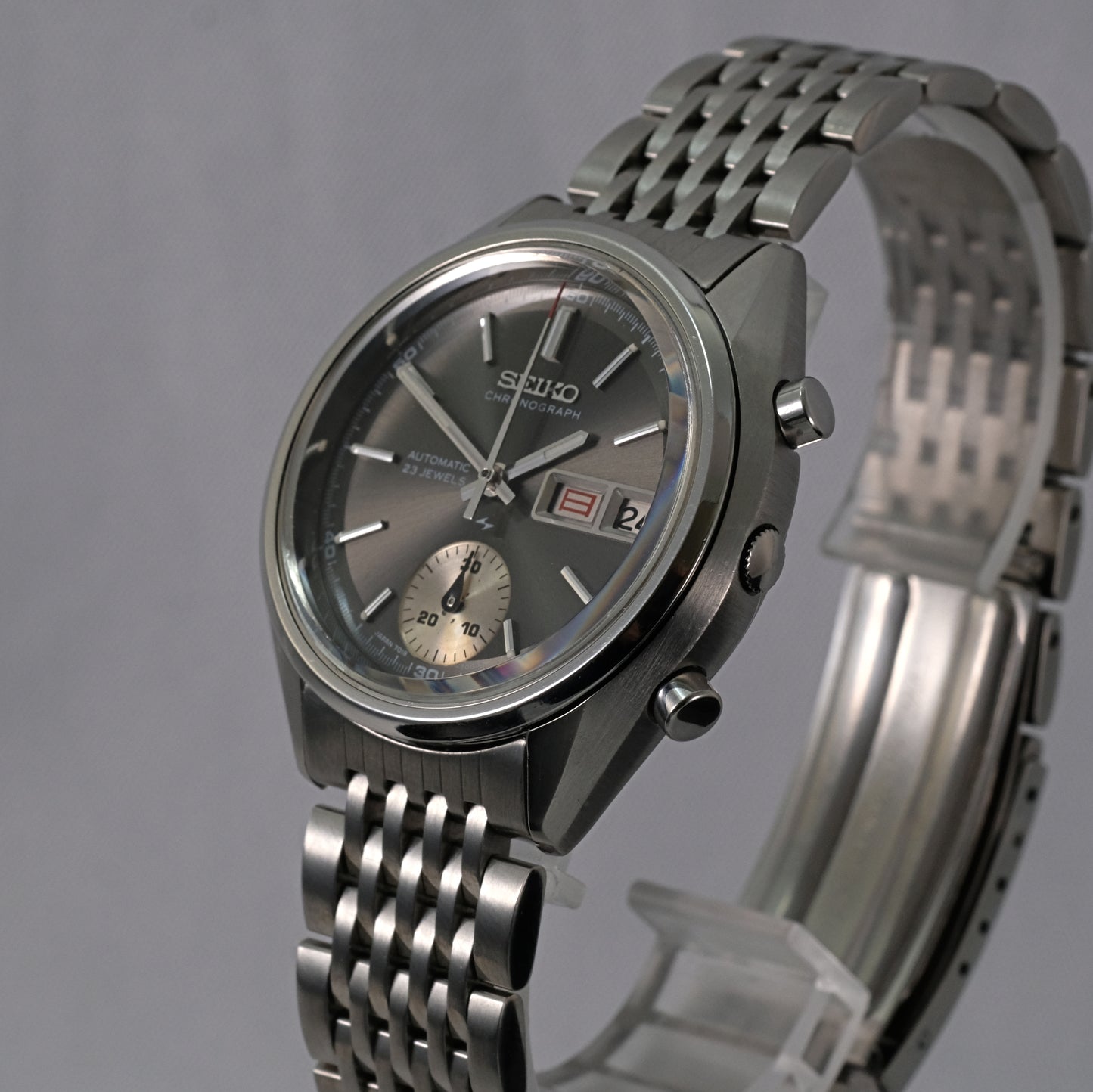 1972 Seiko Flyback Chronograph "Reverse Baby Panda" 7018-7000