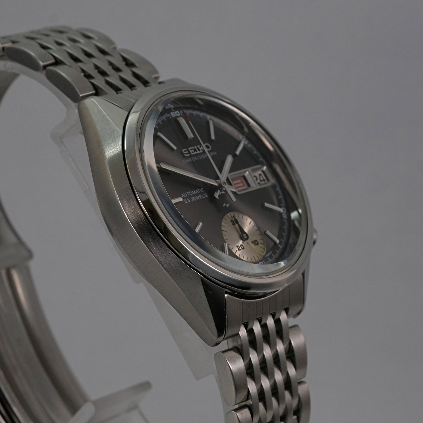 1972 Seiko Flyback Chronograph "Reverse Baby Panda" 7018-7000
