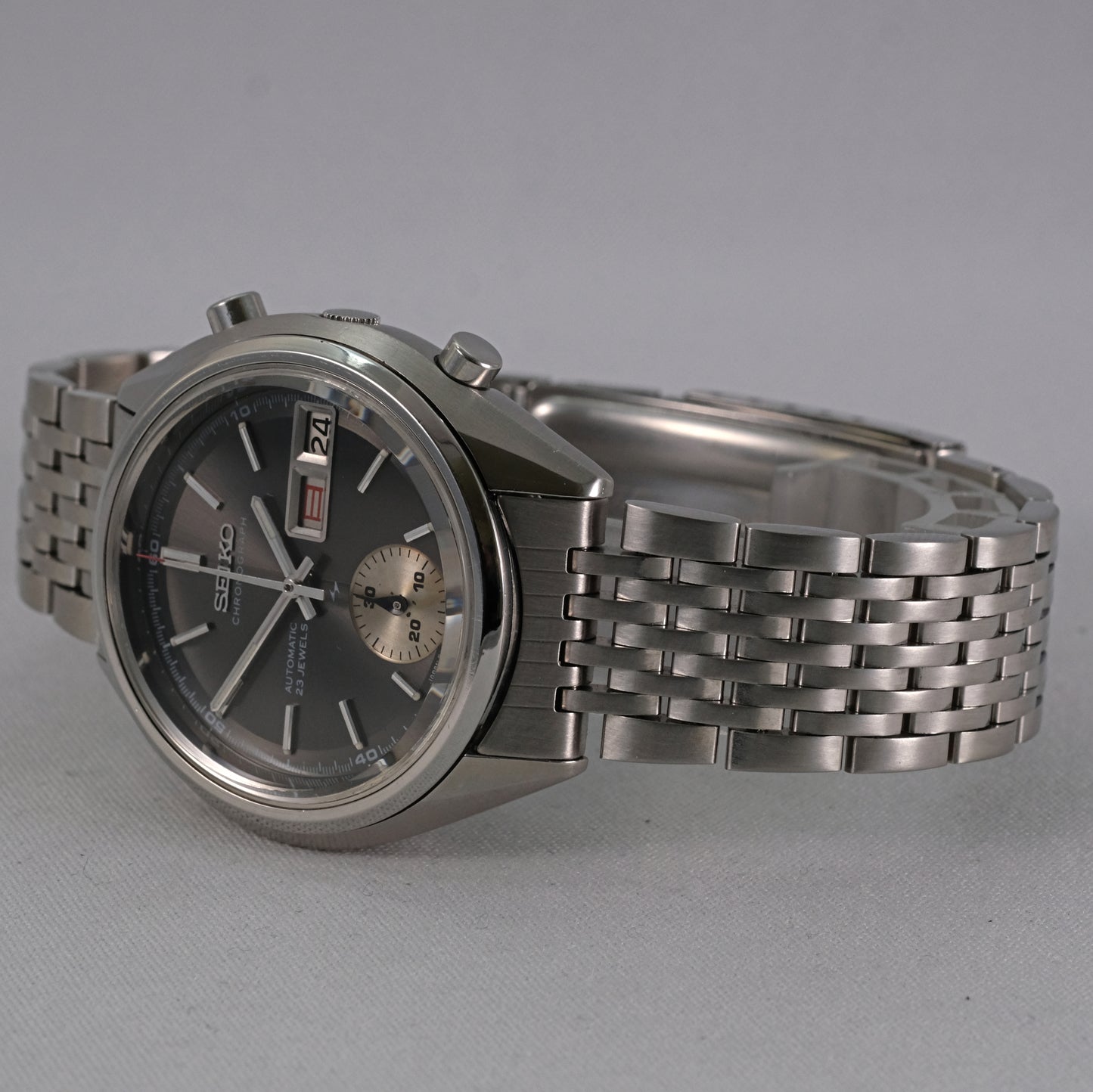 1972 Seiko Flyback Chronograph "Reverse Baby Panda" 7018-7000