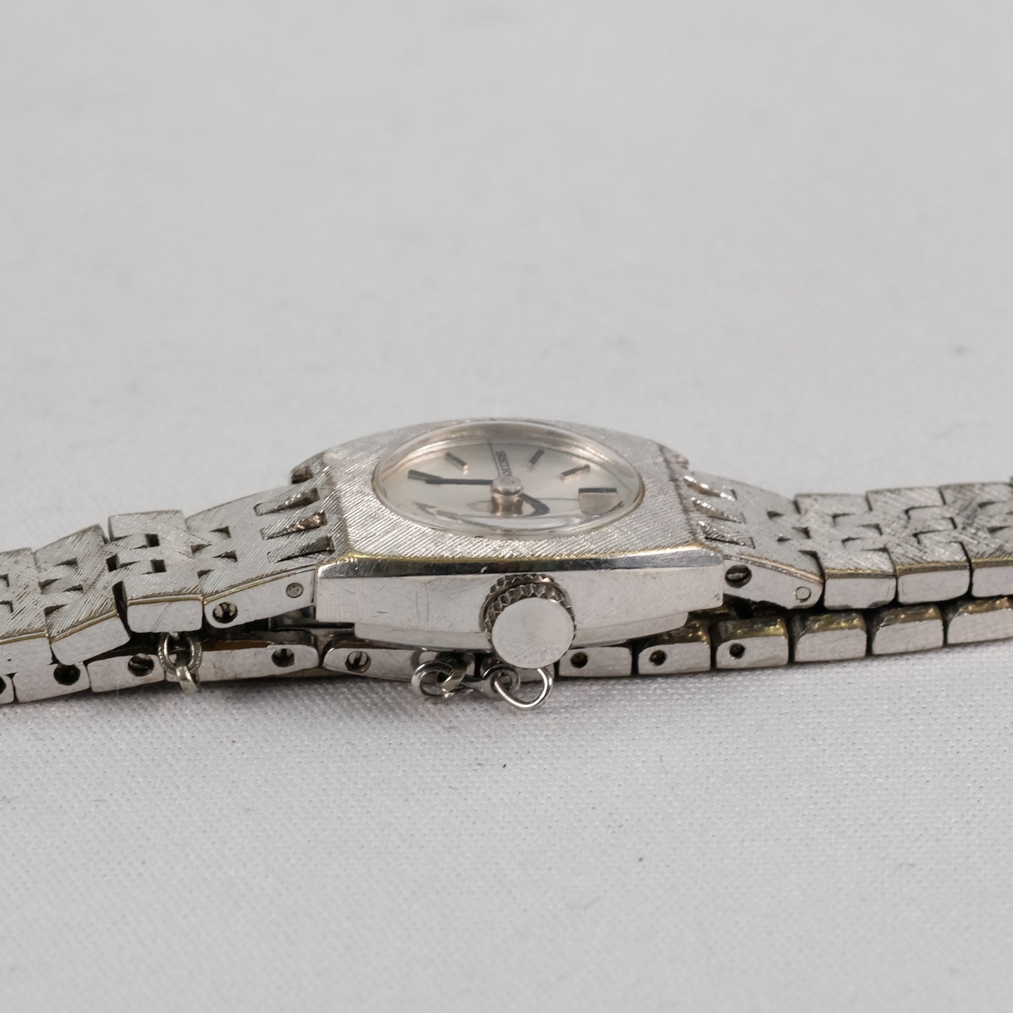 1969 Seiko 10-8360 manual winding ladies