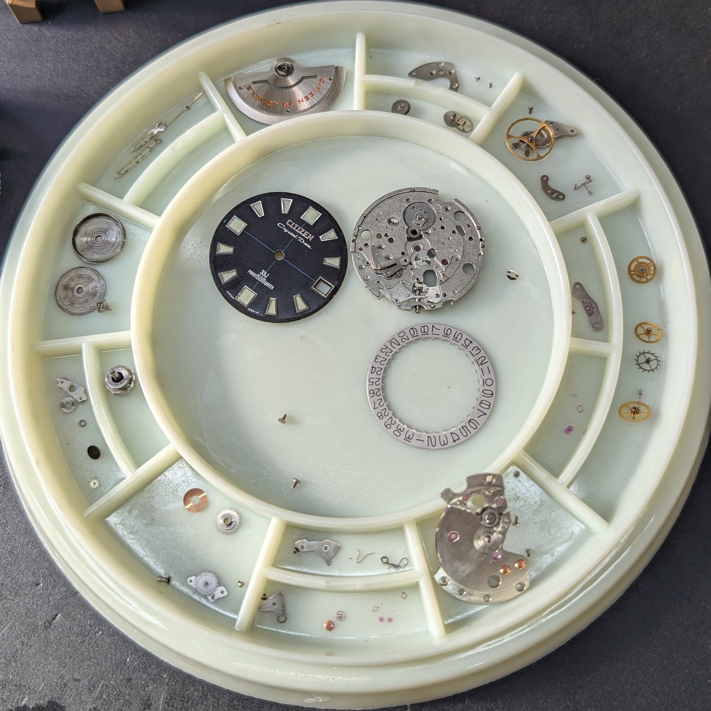 1967 Citizen Crystal Date AUDS52801-Y
