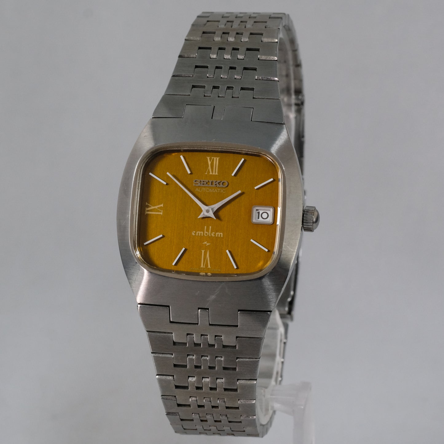 Reserved! 1976 Seiko Emblem 2418-3020
