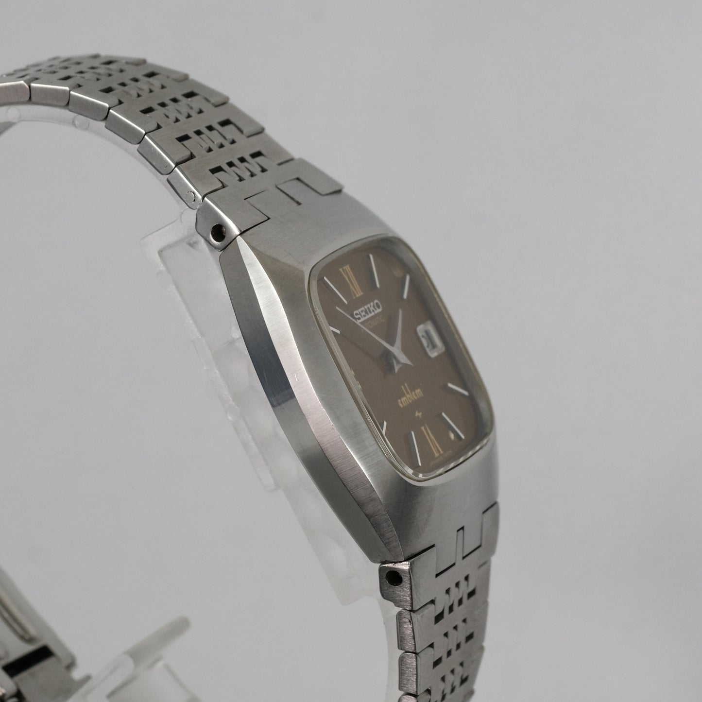 Reserved! 1976 Seiko Emblem 2418-3020