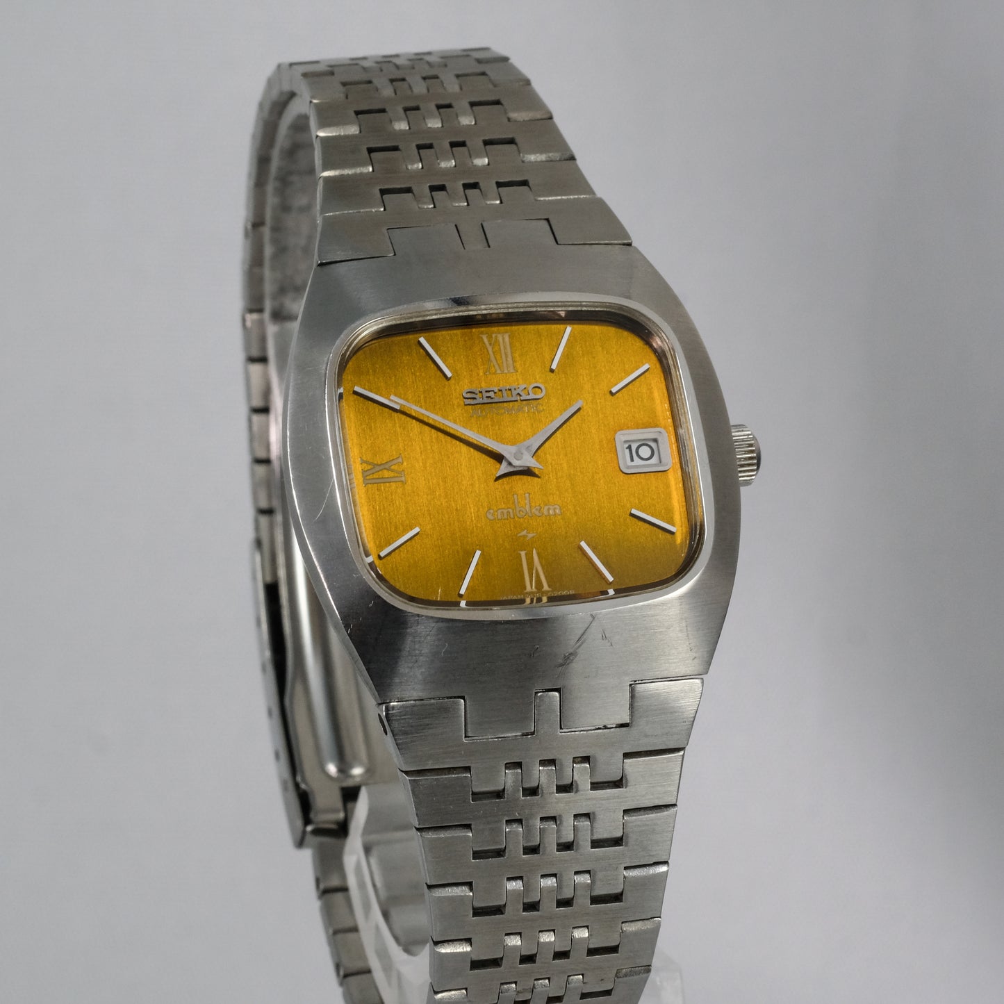 Reserved! 1976 Seiko Emblem 2418-3020
