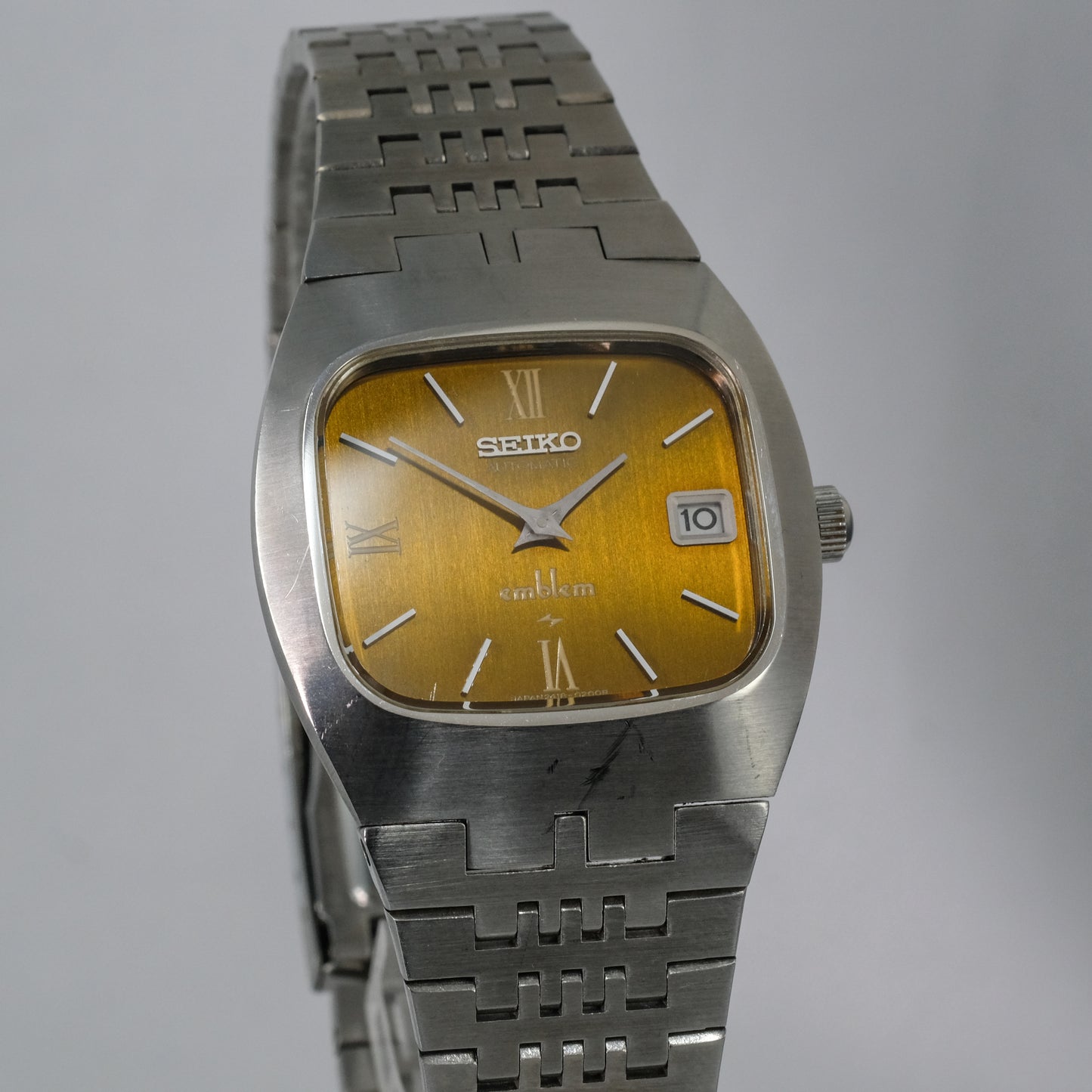 Reserved! 1976 Seiko Emblem 2418-3020