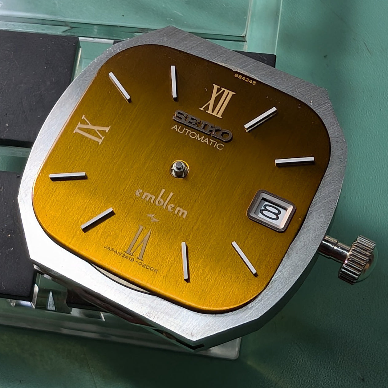 Reserved! 1976 Seiko Emblem 2418-3020
