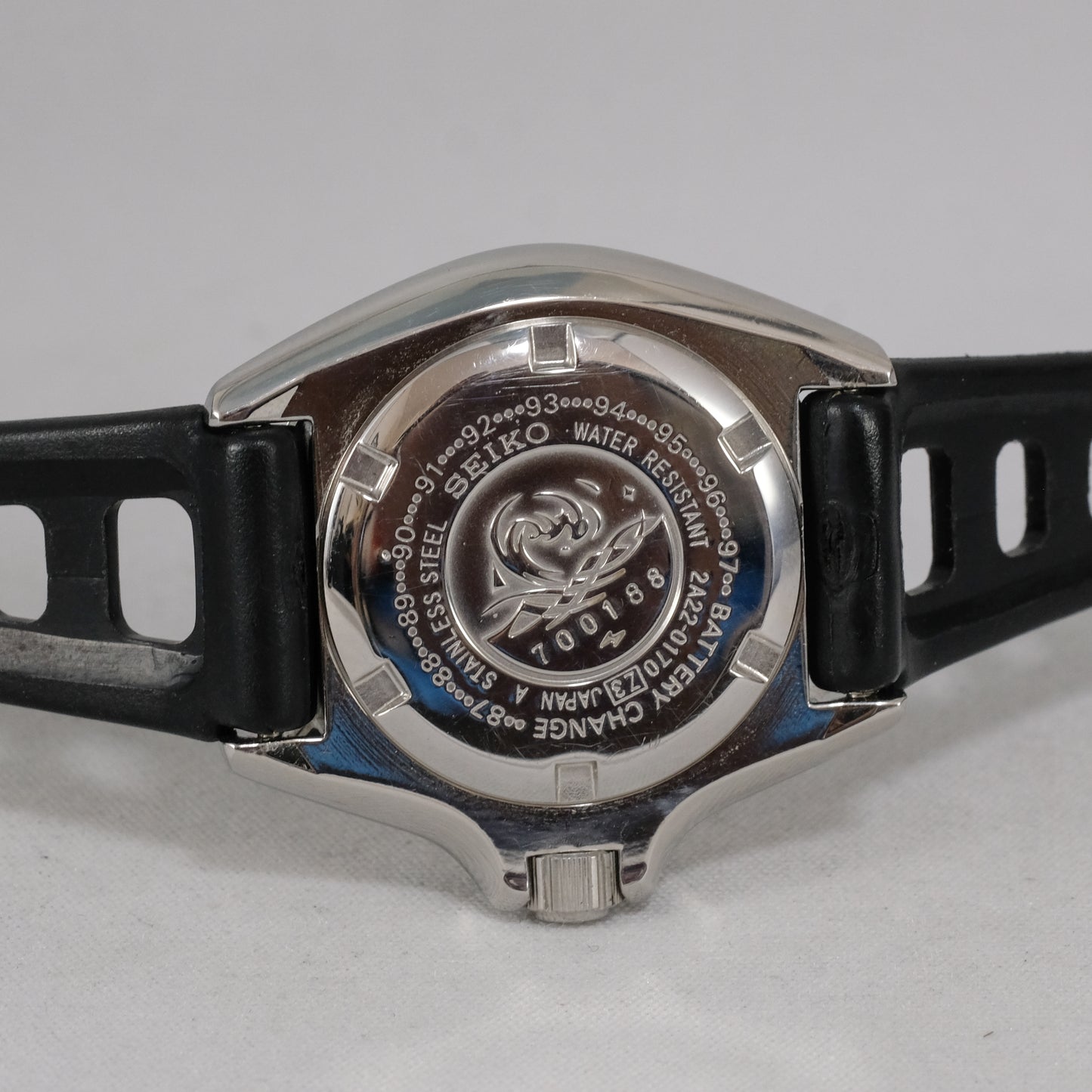 1987 Seiko Quartz Professional 200m Mini Diver 2A22-0170