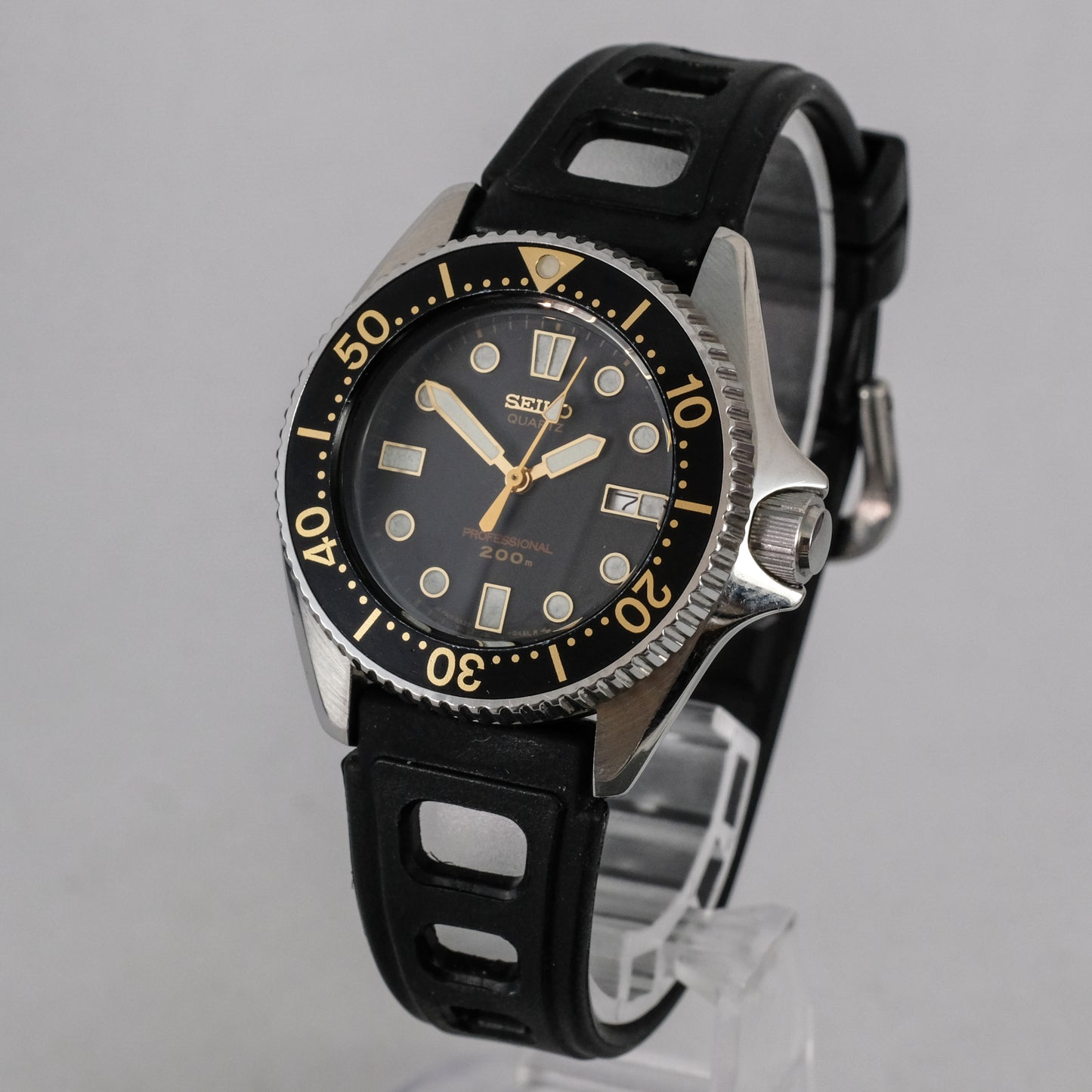 1987 Seiko Quartz Professional 200m Mini Diver 2A22-0170