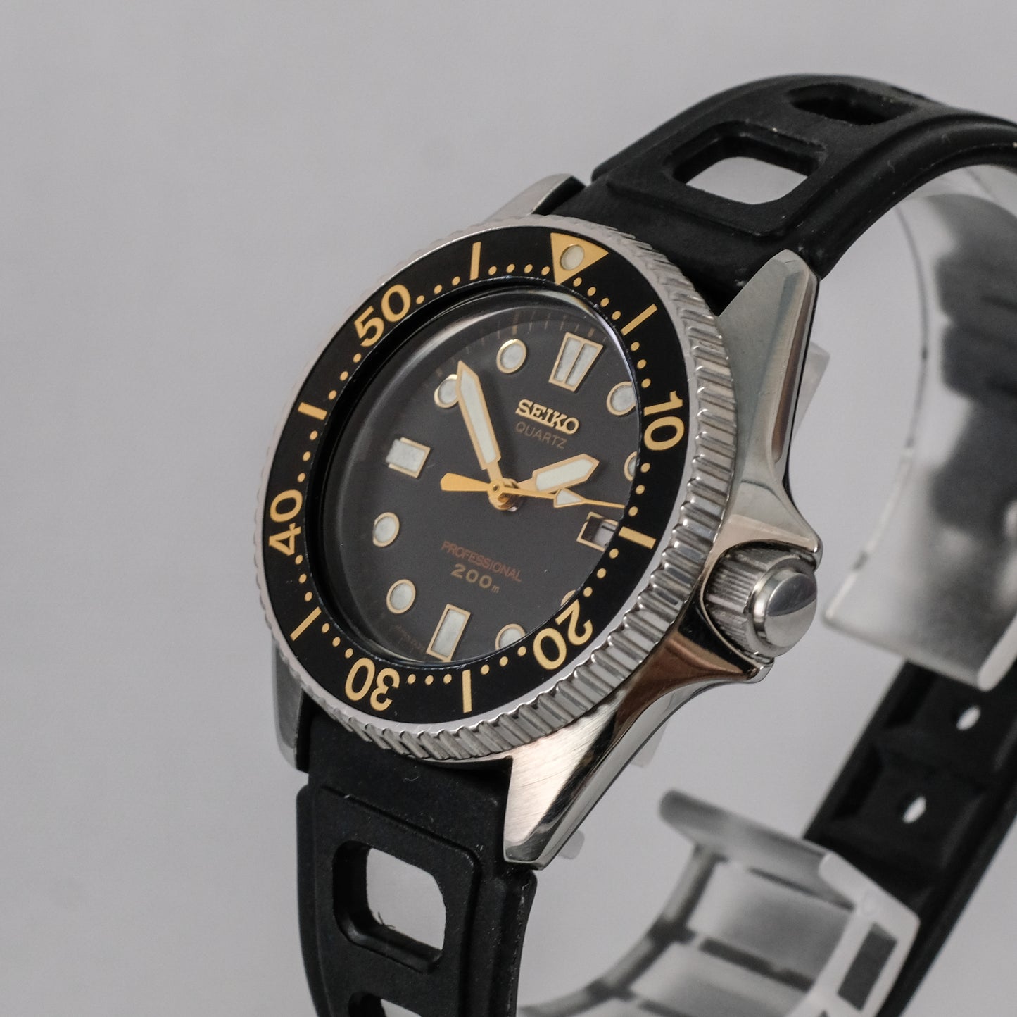 1987 Seiko Quartz Professional 200m Mini Diver 2A22-0170
