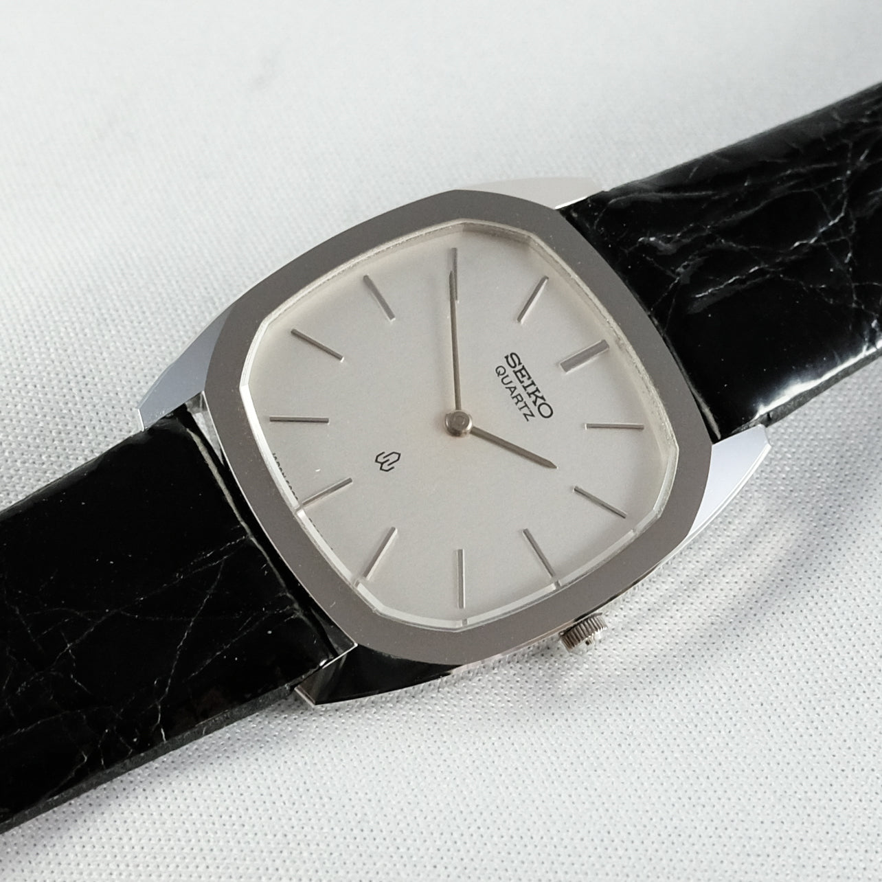 Two Seiko Dolce and Four Seiko straps