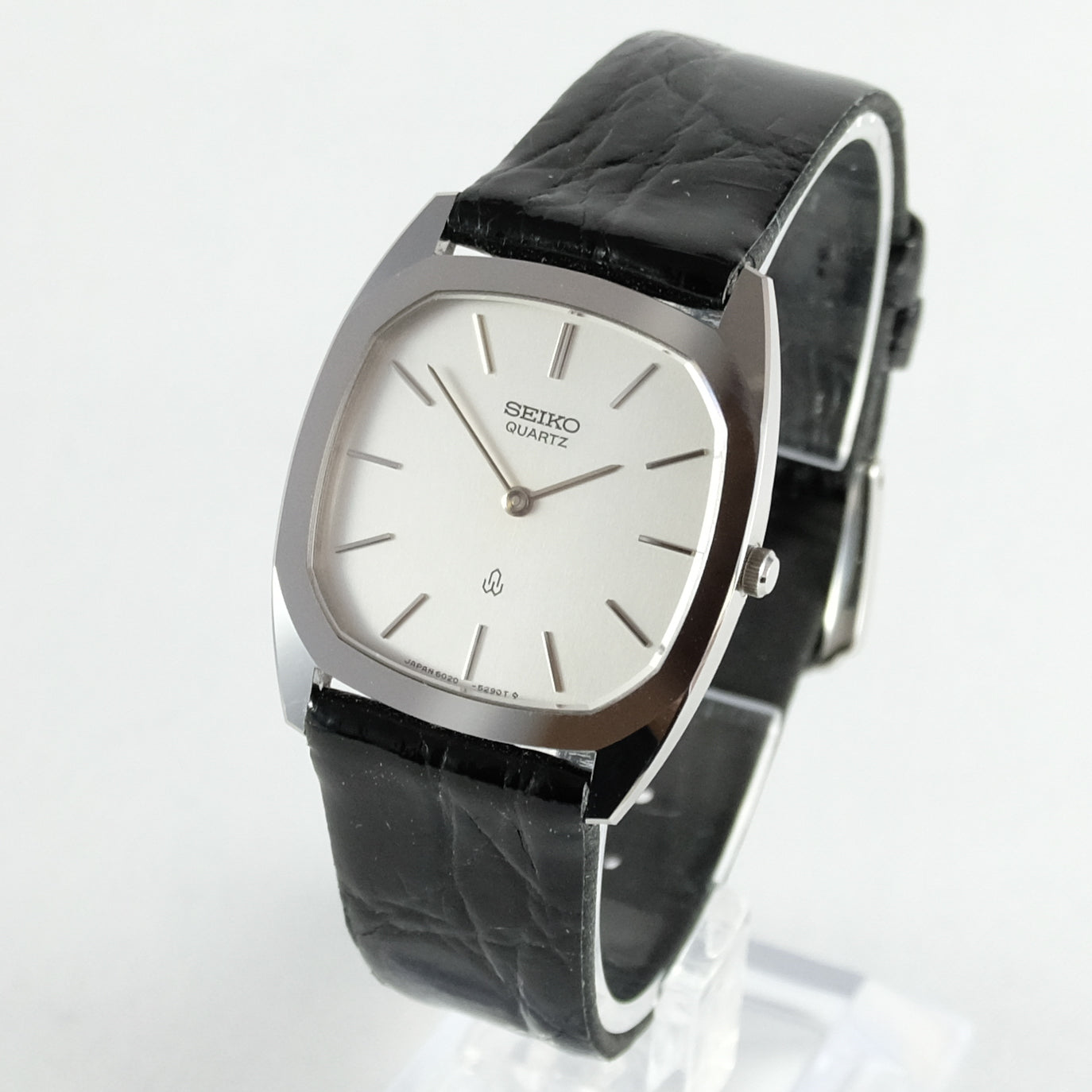 Two Seiko Dolce and Four Seiko straps