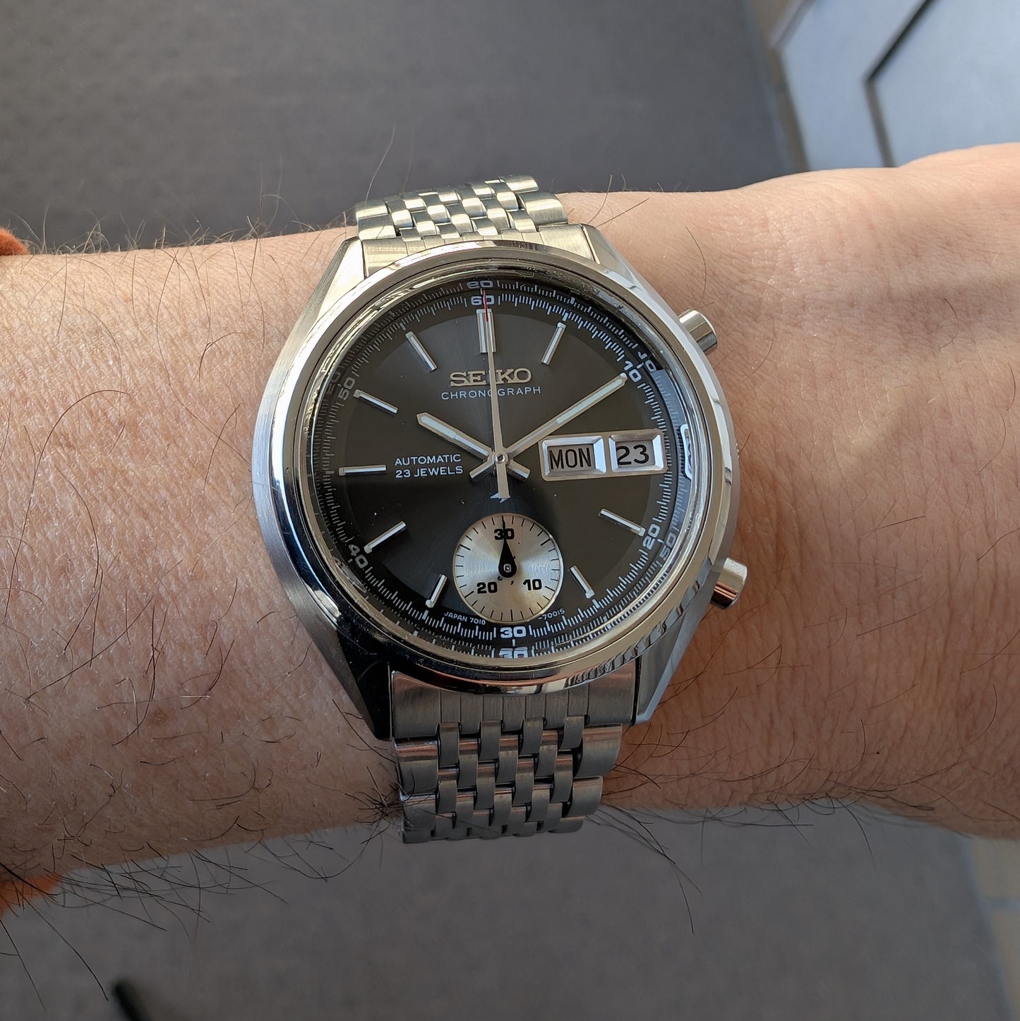 1972 Seiko Flyback Chronograph "Reverse Baby Panda" 7018-7000