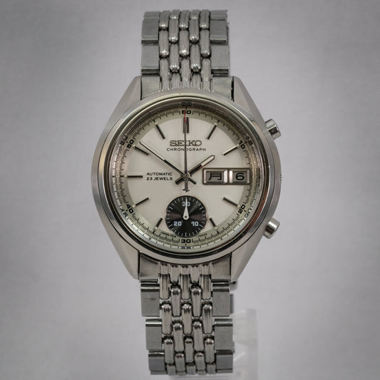 Reserved! 1971 Seiko Flyback Chronograph "Baby Panda" 7018-7000