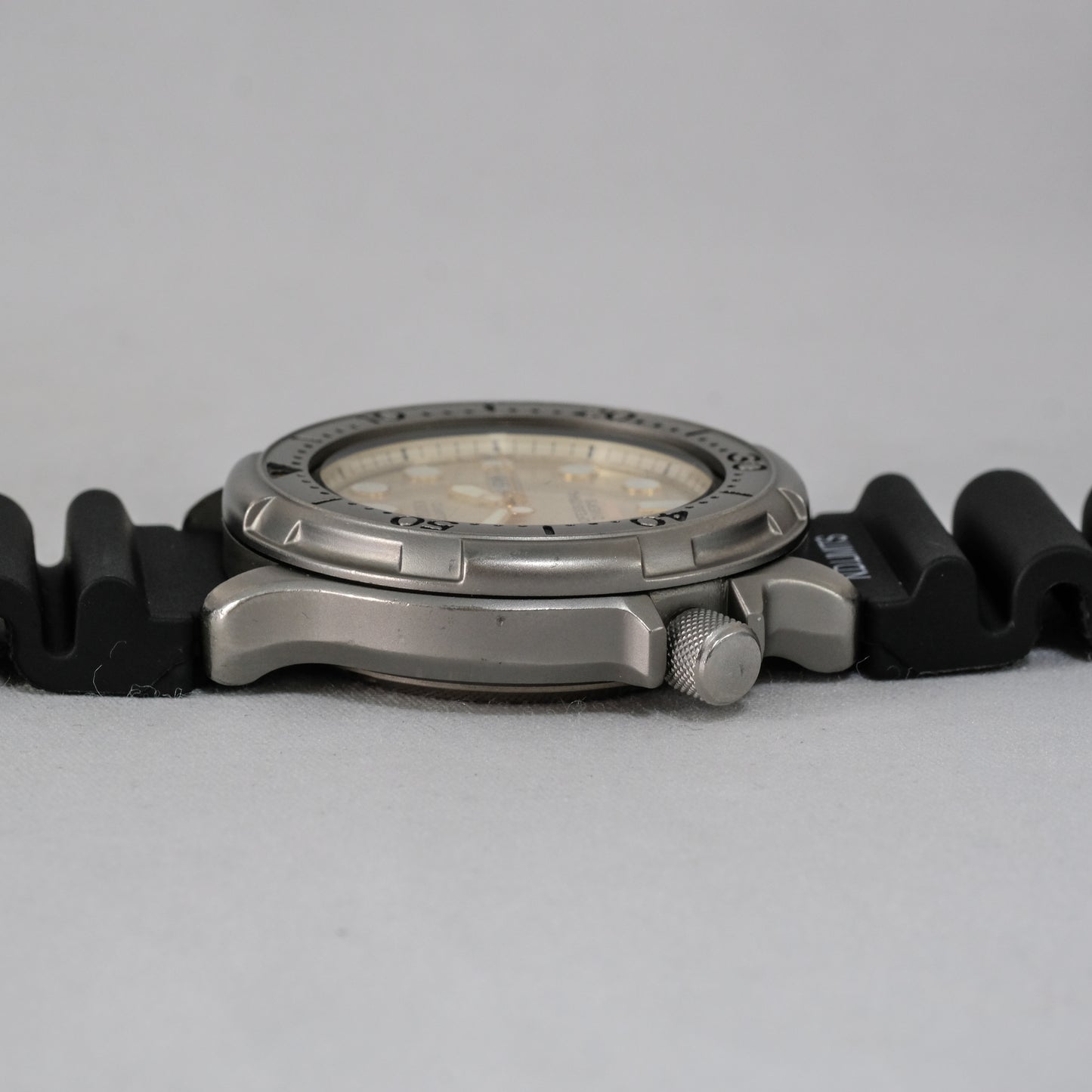 1989 Citizen Quartz Professional Diver's 300m 2855-269420