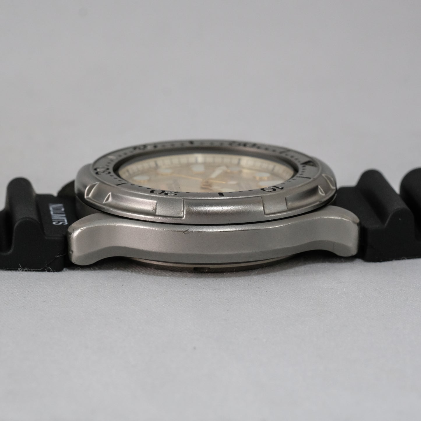 1989 Citizen Quartz Professional Diver's 300m 2855-269420