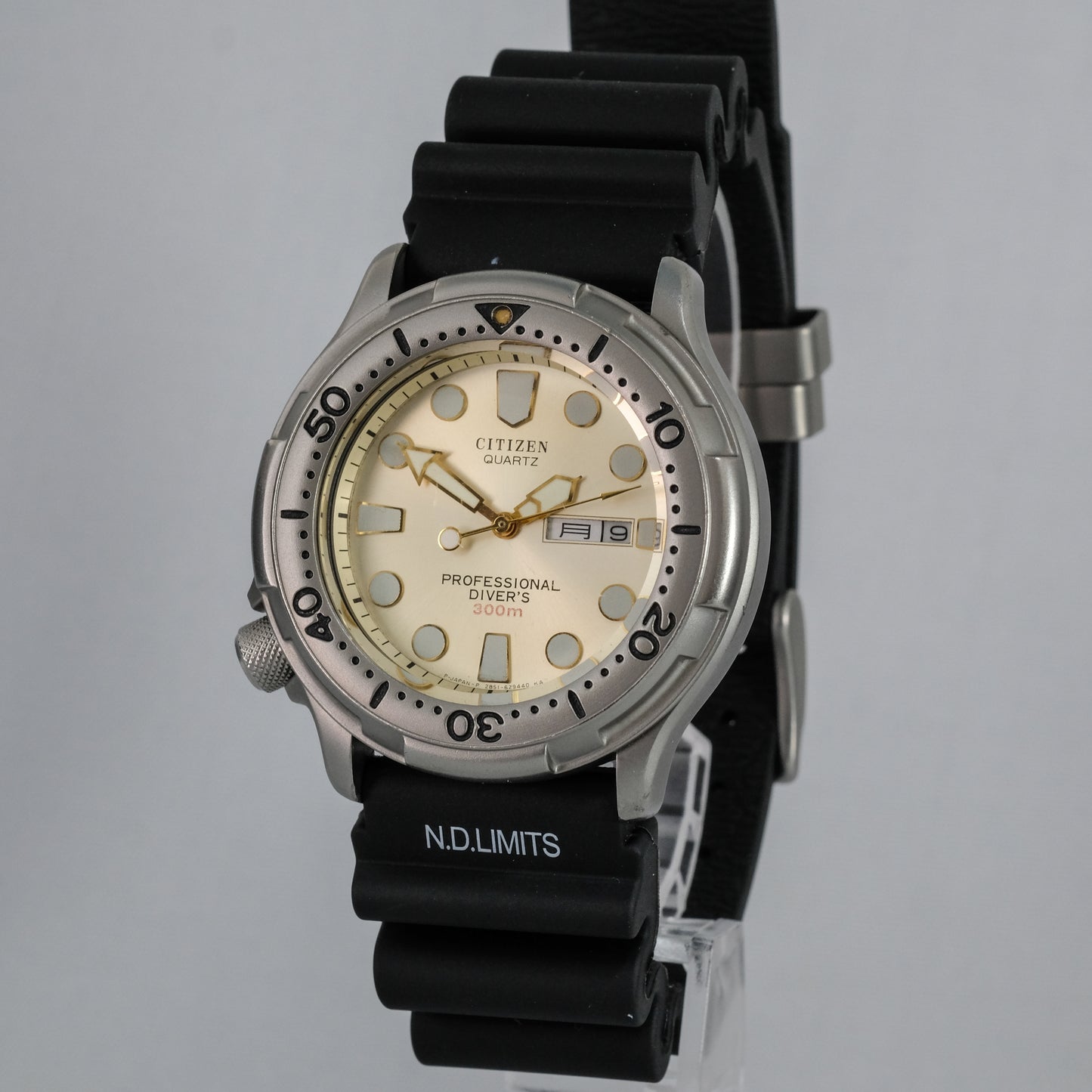 1989 Citizen Quartz Professional Diver's 300m 2855-269420