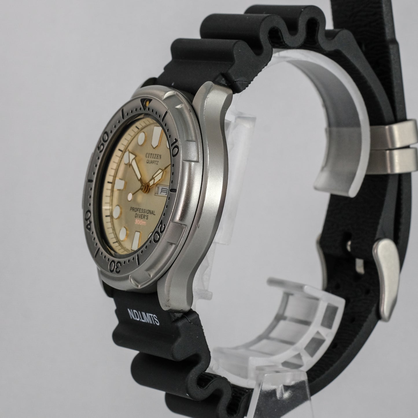 1989 Citizen Quartz Professional Diver's 300m 2855-269420