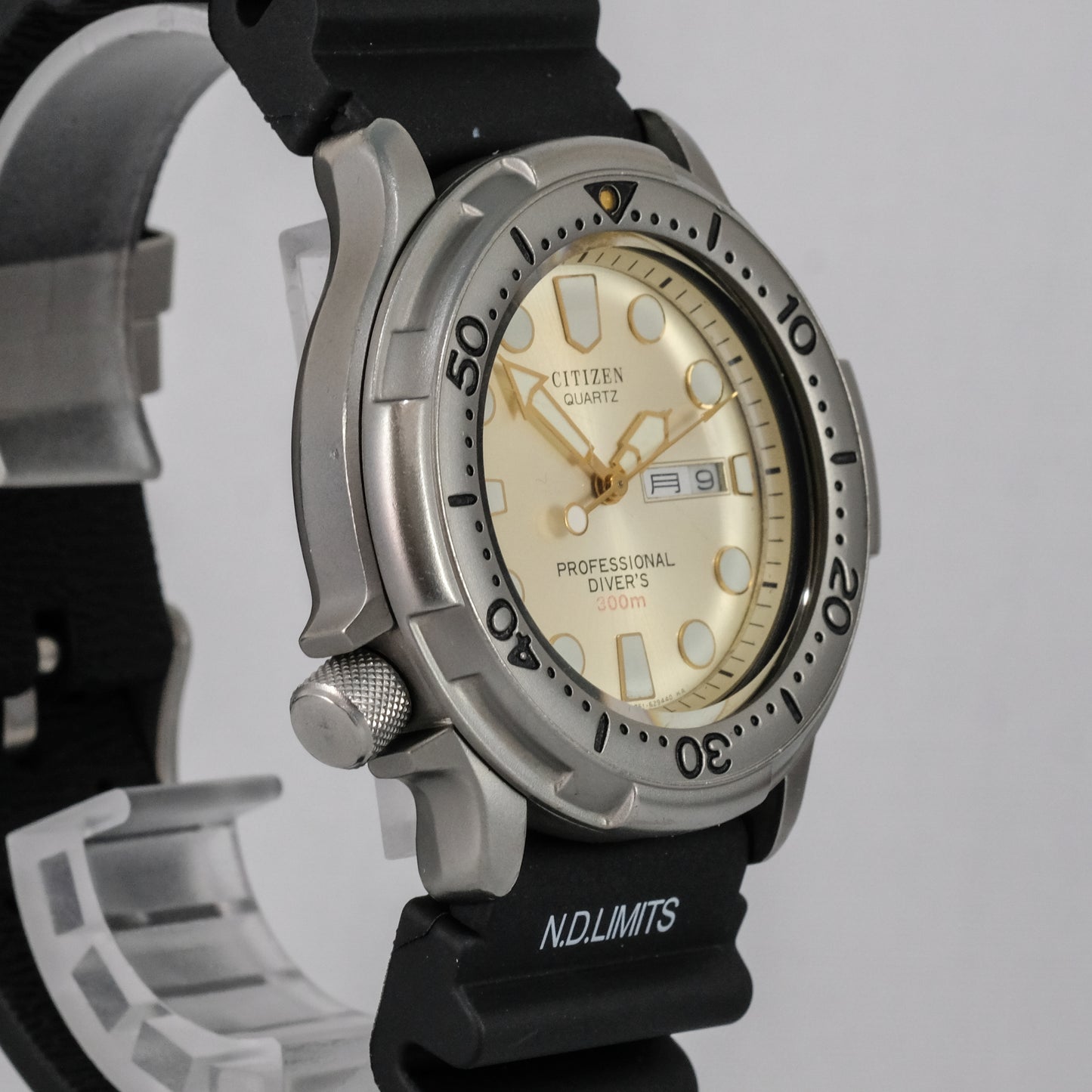 1989 Citizen Quartz Professional Diver's 300m 2855-269420