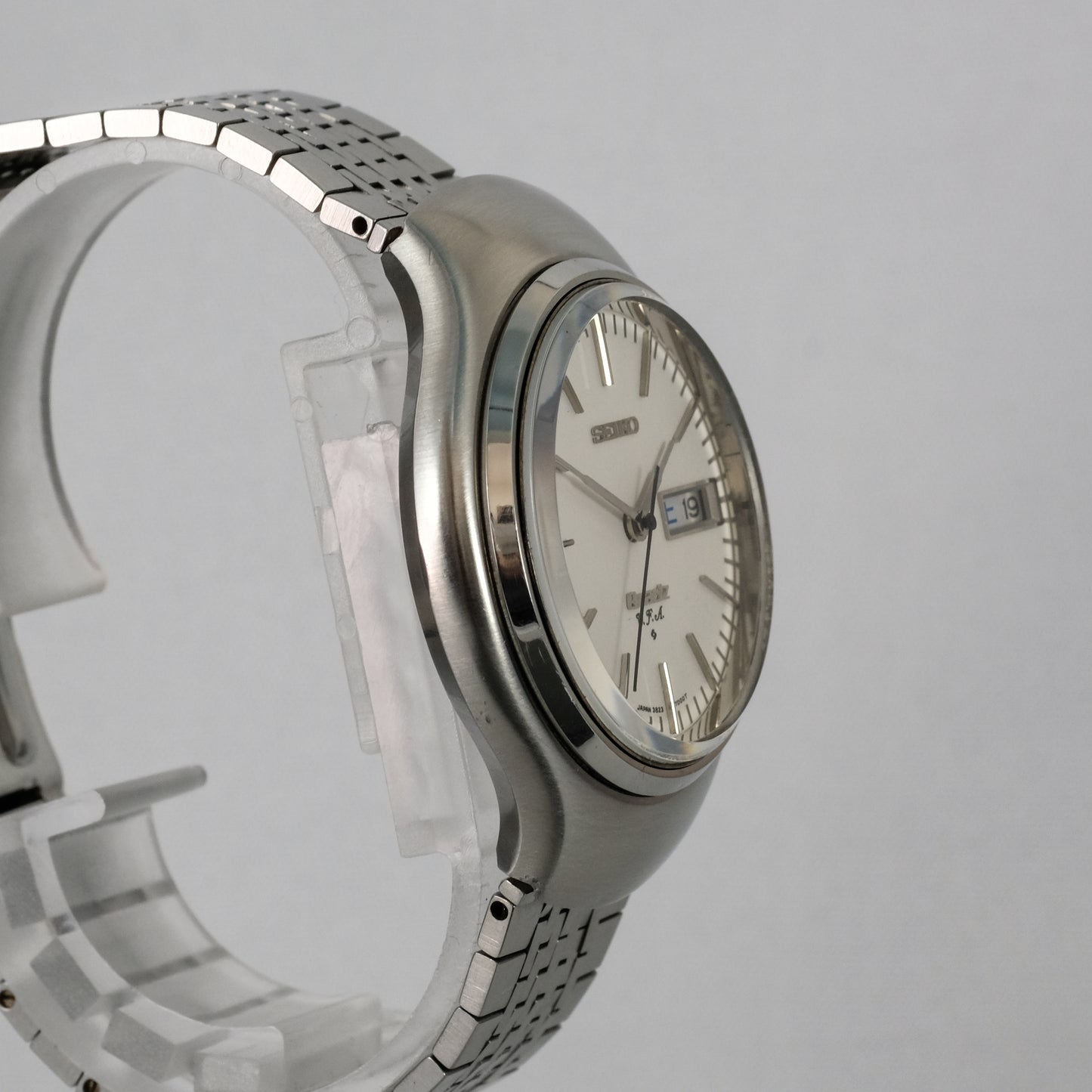 1973 Seiko Quartz V.F.A 3823-7001