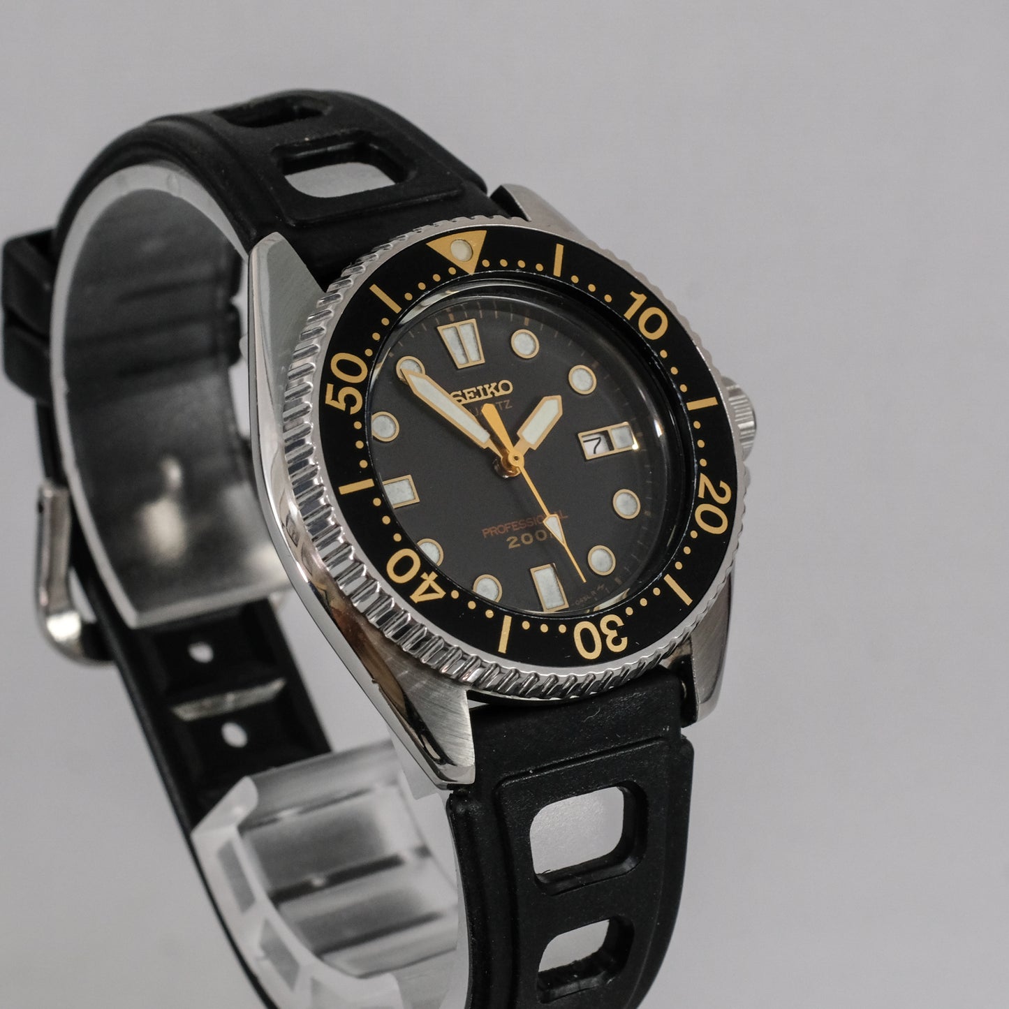 1987 Seiko Quartz Professional 200m Mini Diver 2A22-0170