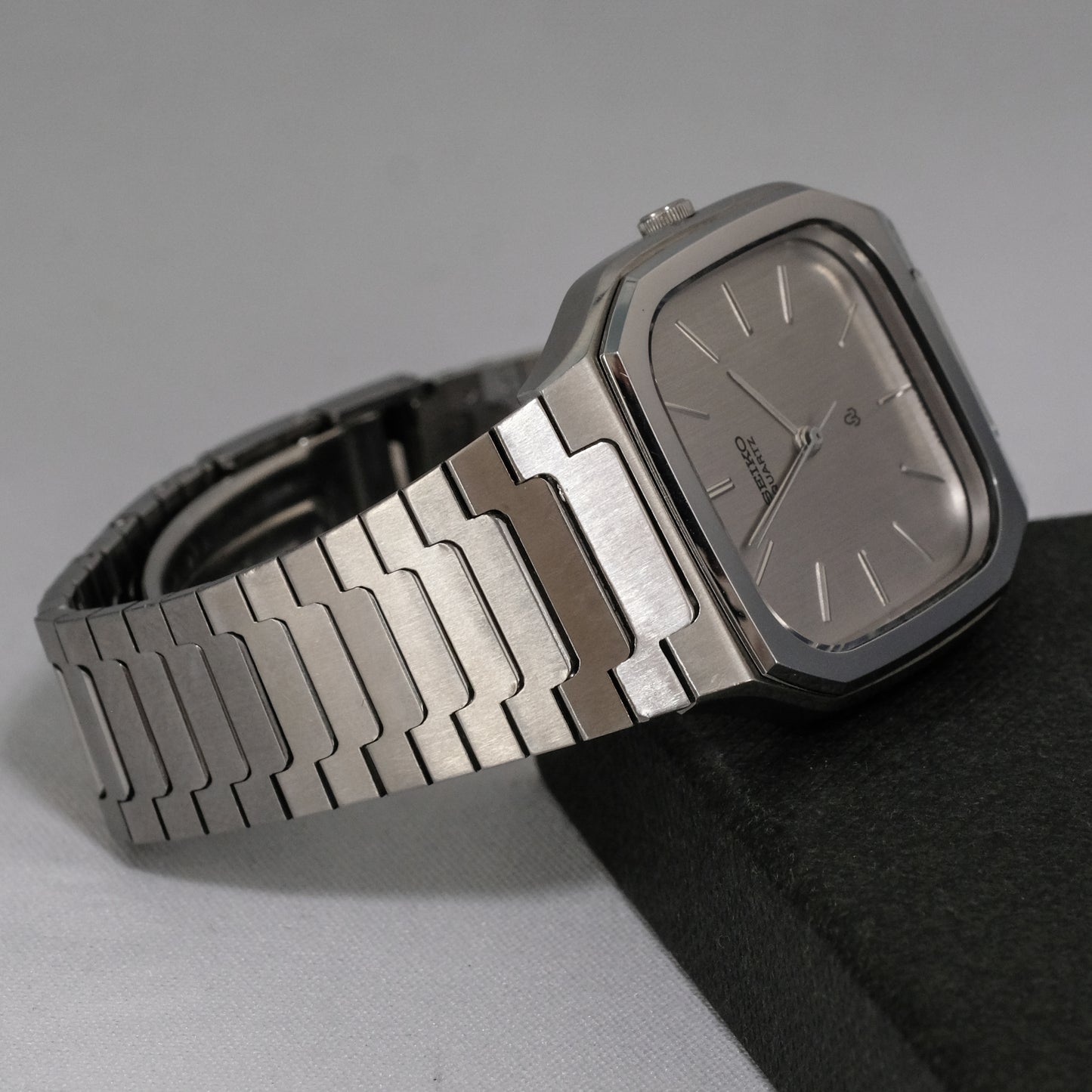 1979 Seiko Emblem 5931-5190