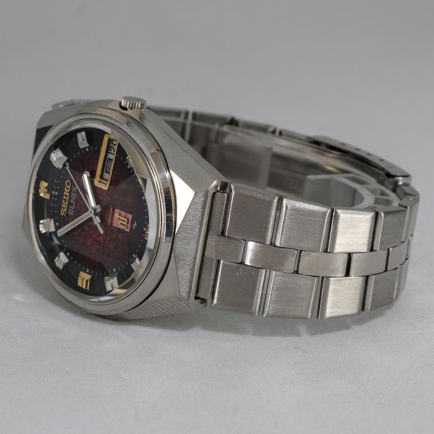 1973 Seiko Elnix 0703-7010