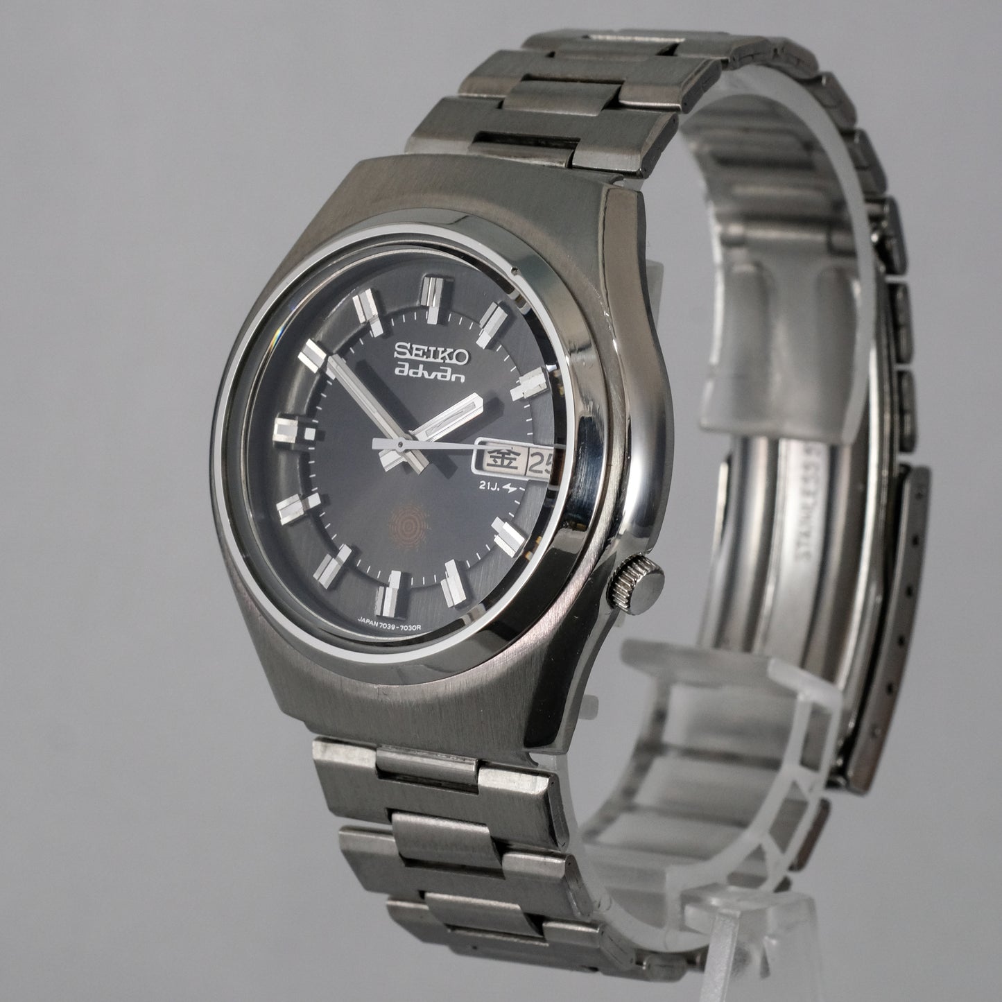 1975 Seiko Advan 7039-7020