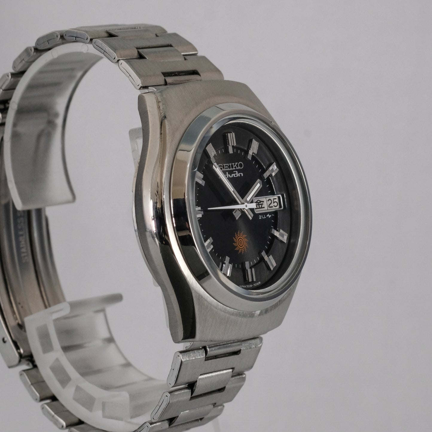 1975 Seiko Advan 7039-7020