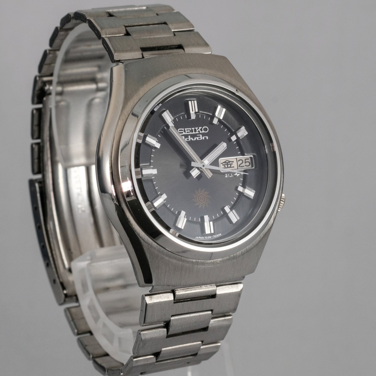 1975 Seiko Advan 7039-7020