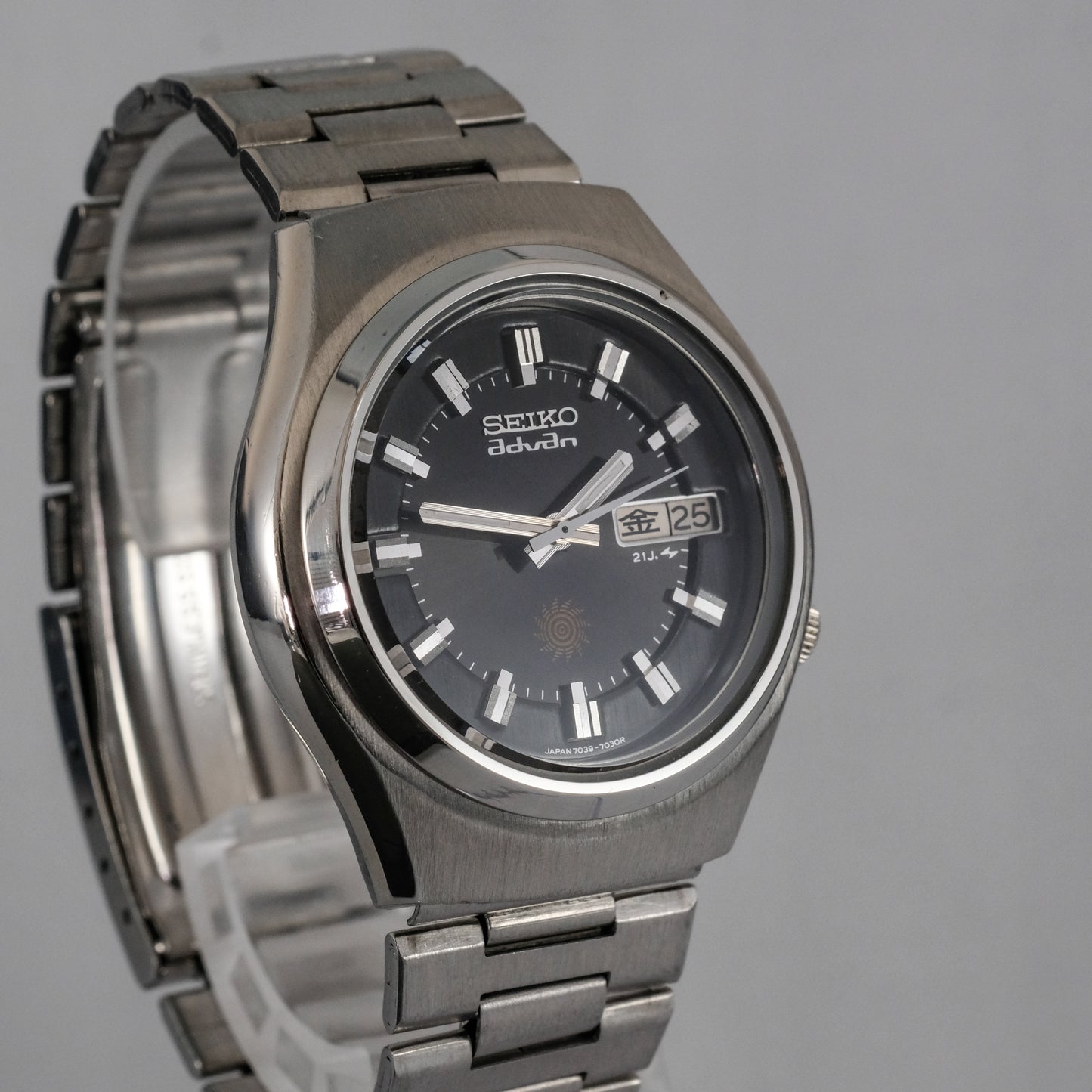 1975 Seiko Advan 7039-7020