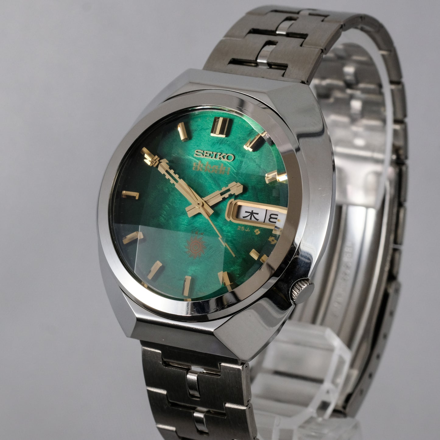 1973 Seiko Advan 6106-7710