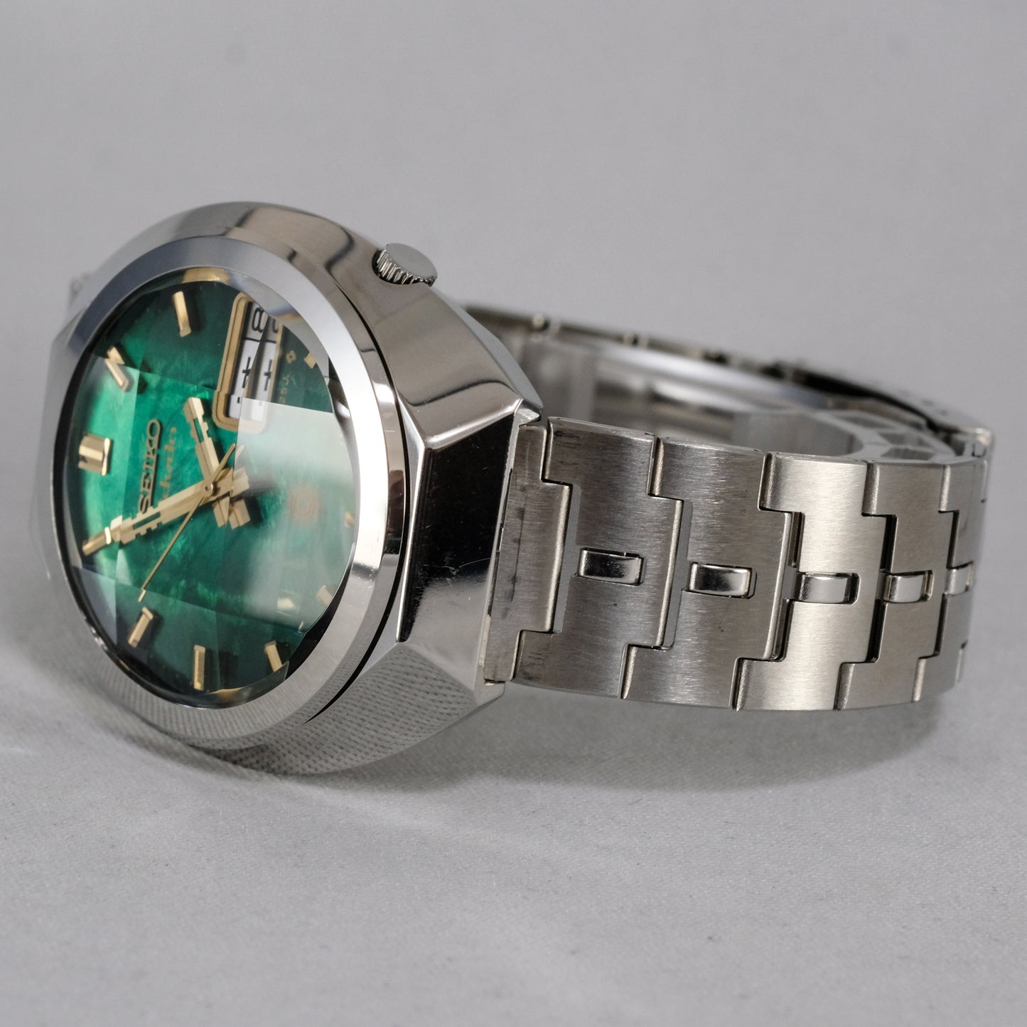 1973 Seiko Advan 6106-7710