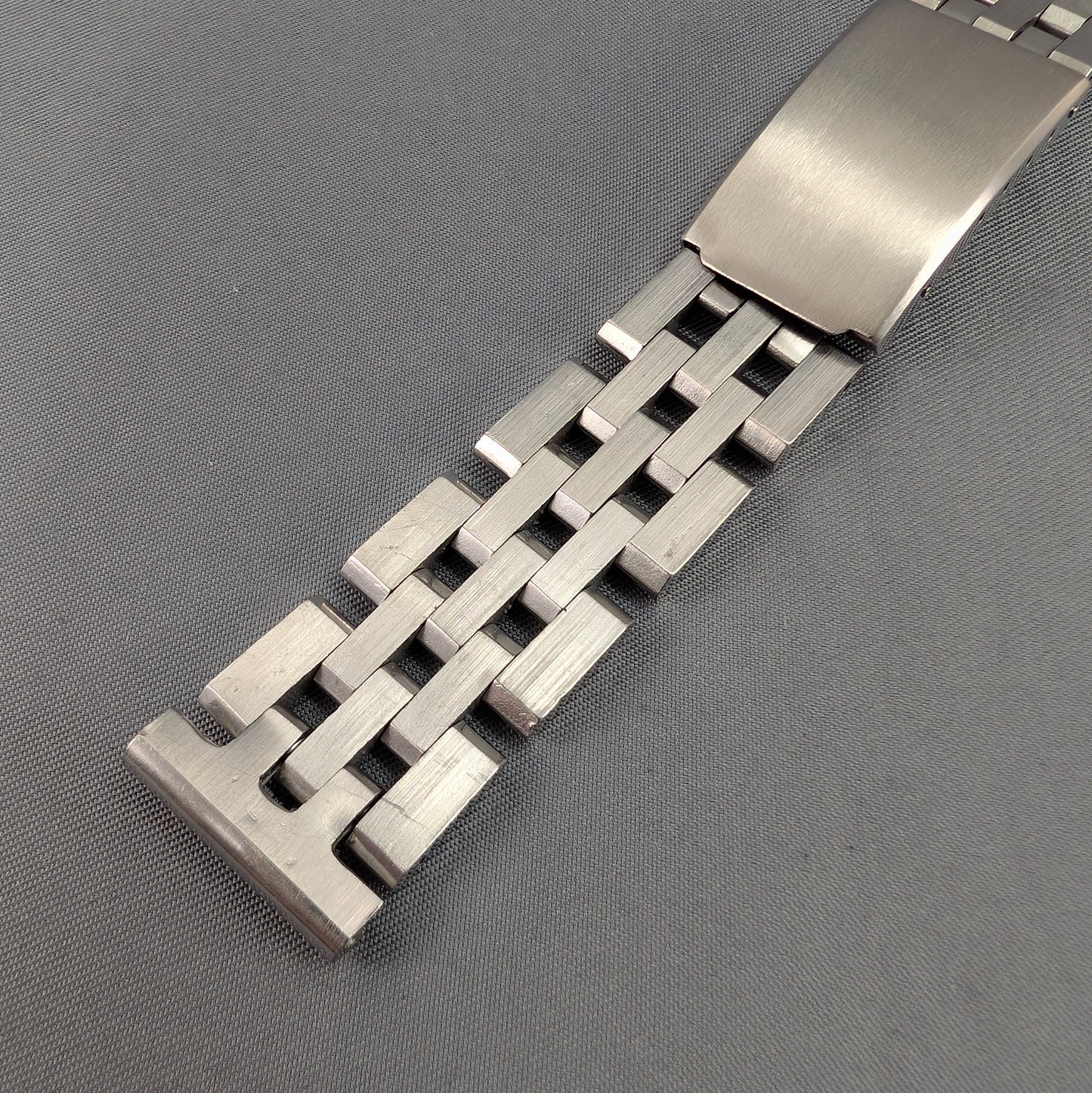 18mm Maruman Stainless steel bracelet B0006