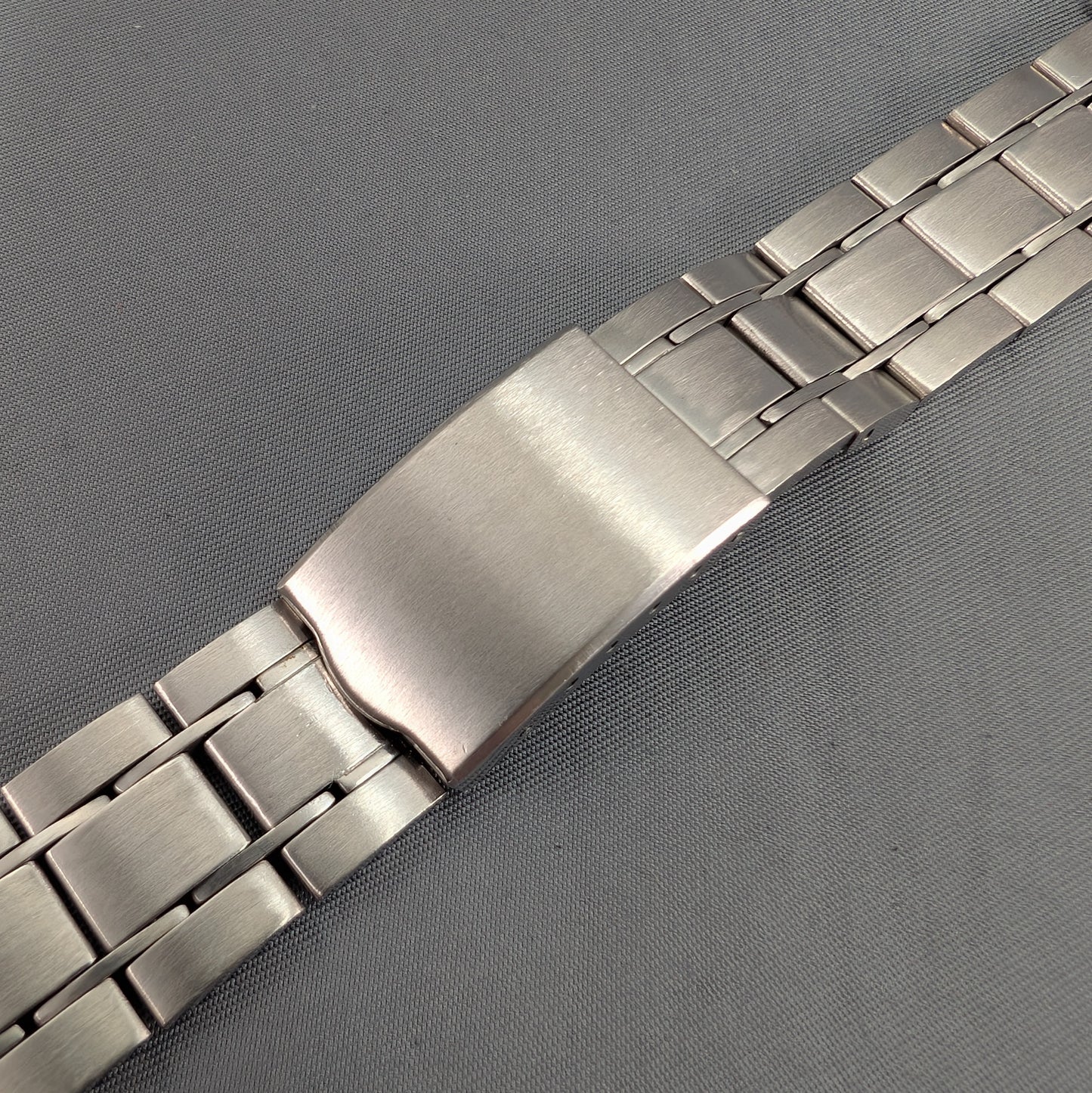 18mm Maruman Stainless steel bracelet B0015