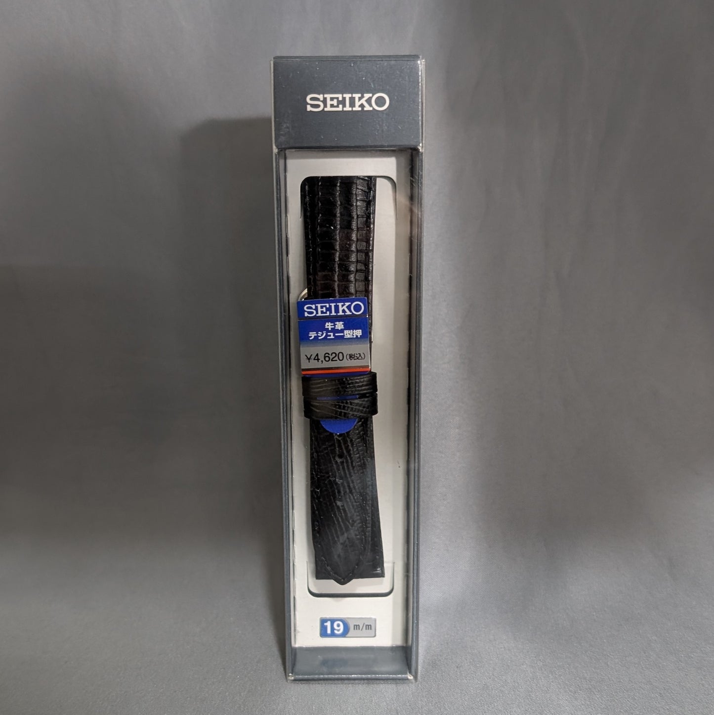Seiko R0271, 19mm black cowhide leather strap