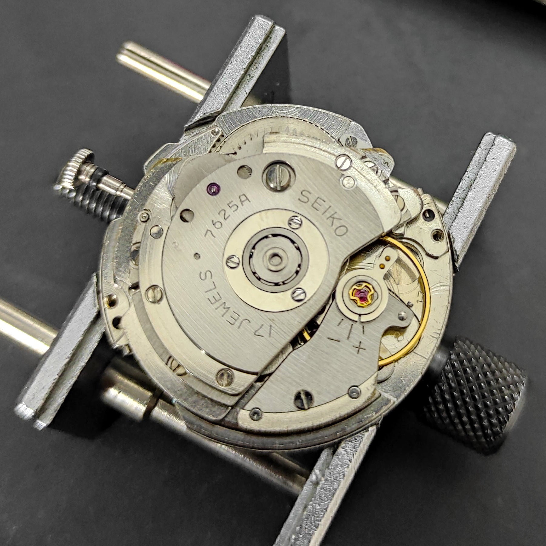 Seiko 7625 outlet movement